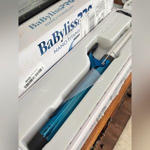 Babyliss Pro Nano Titanium Curling Iron with extended barrel 1 1/4 inch